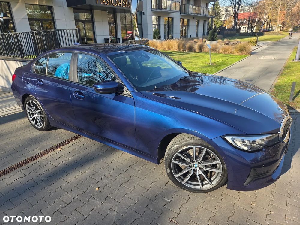 BMW Seria 3 320i xDrive - 32
