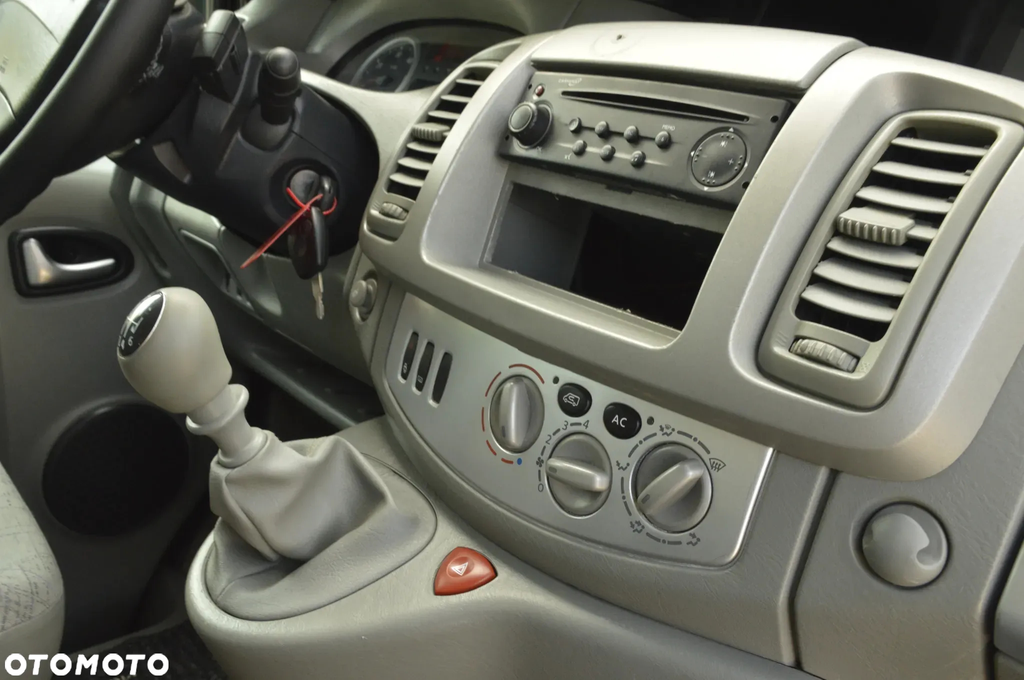 Opel Vivaro - 21