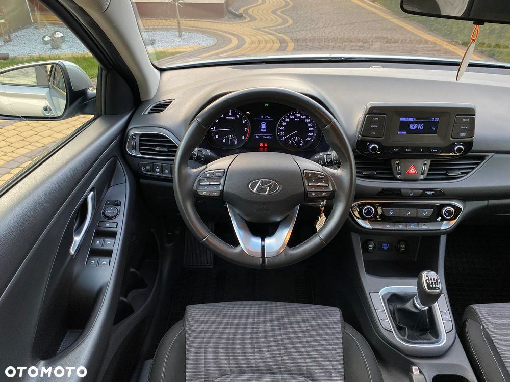 Hyundai i30 1.5 DPI Classic + - 27