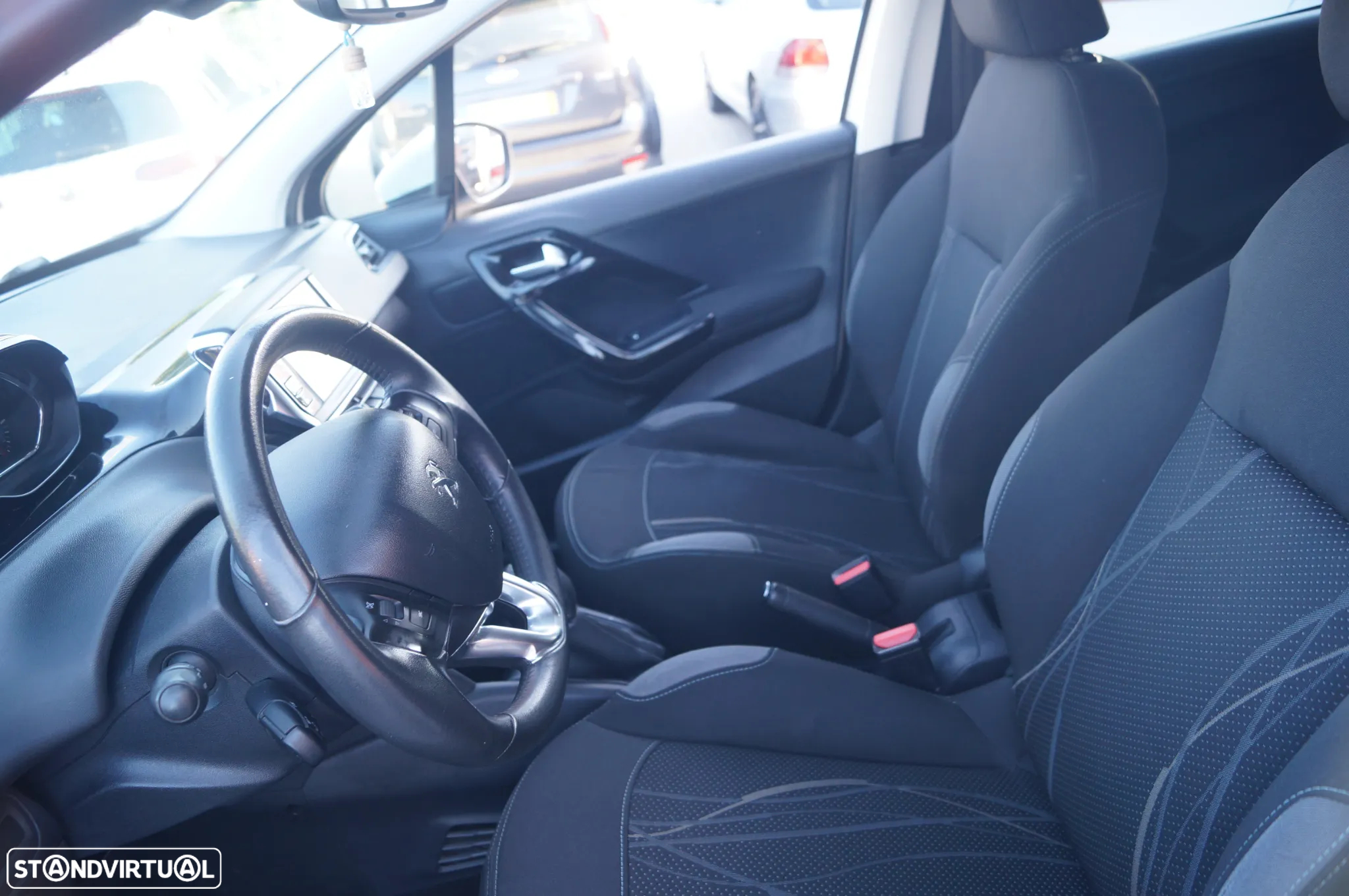 Peugeot 208 1.4 HDi Active - 8