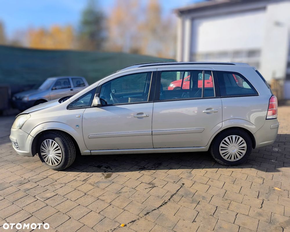 OPEL Zafira B 1.6 2005 na części - 3