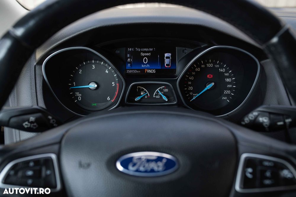 Ford Focus 1.5 TDCi Powershift Titanium - 15