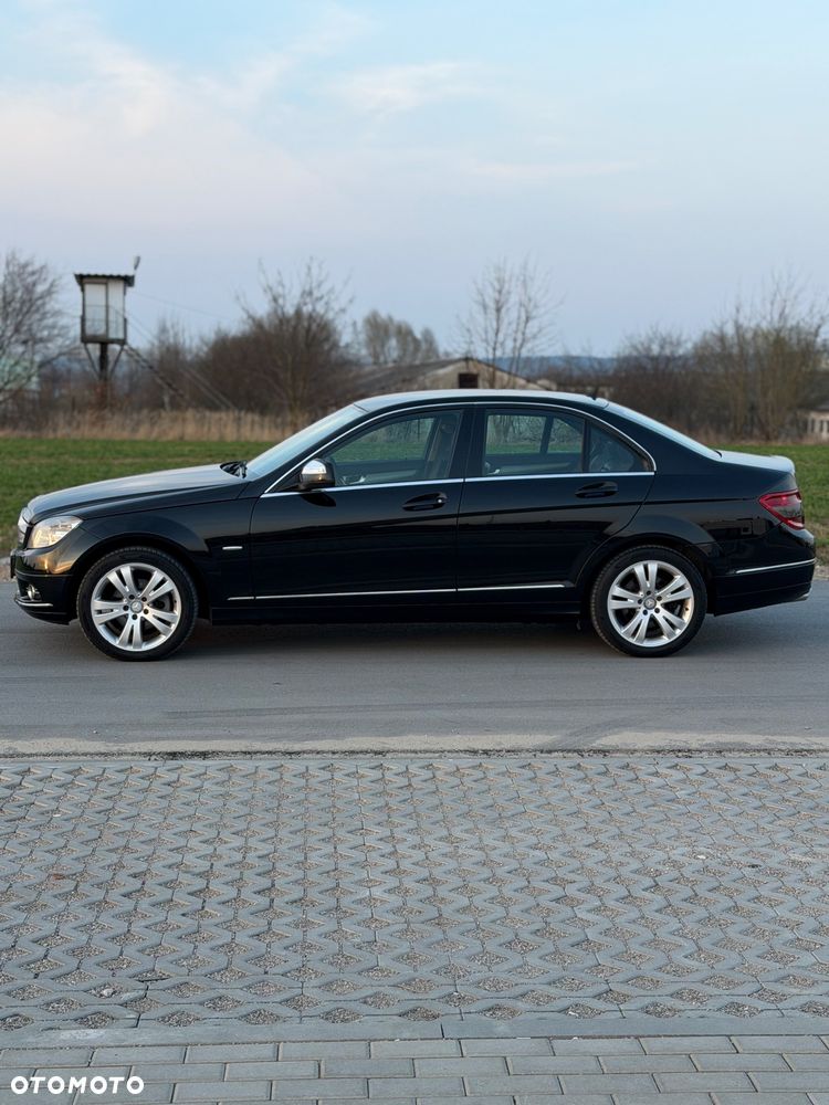 Mercedes-Benz Klasa C 220 CDI DPF Automatik Avantgarde - 27