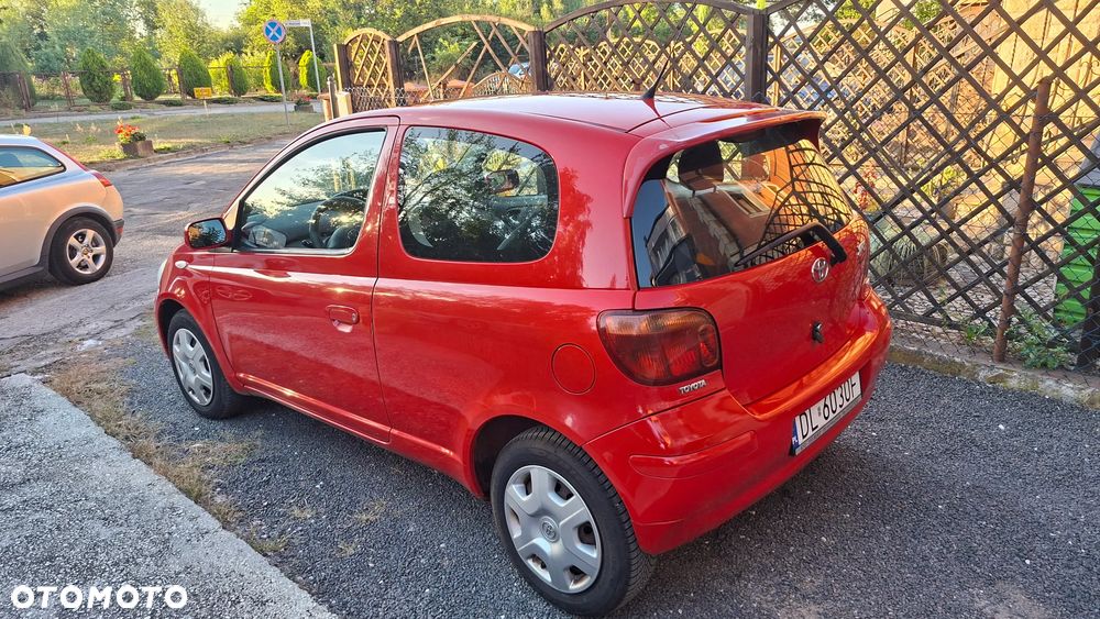 Toyota Yaris 1.0 Base - 4