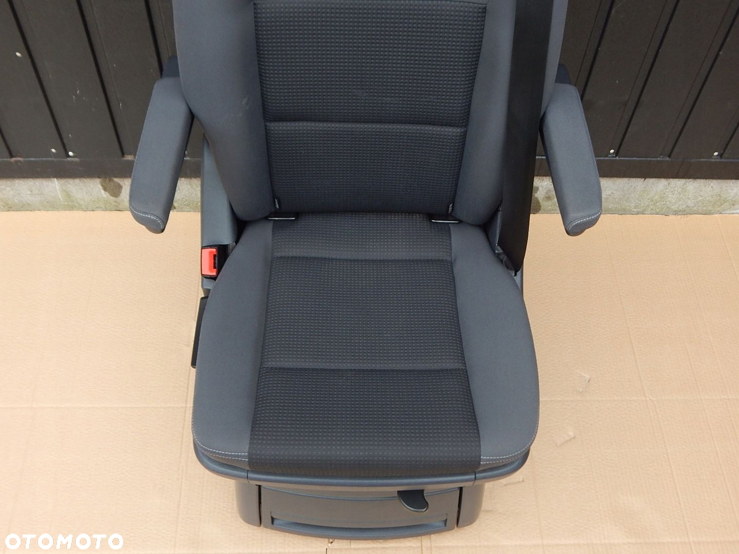 VW T6 T6.1 MULTIVAN fotel OBROTOWY tył podłokietnik - 5