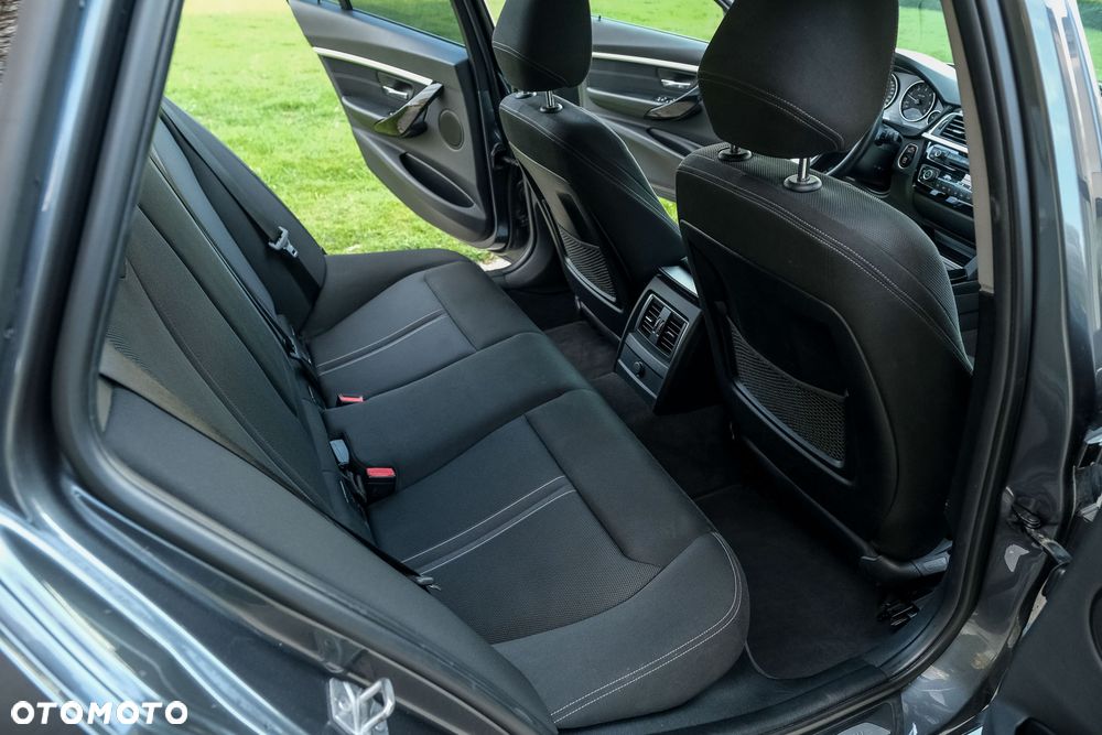 BMW Seria 3 318d Sport Line Shadow - 8