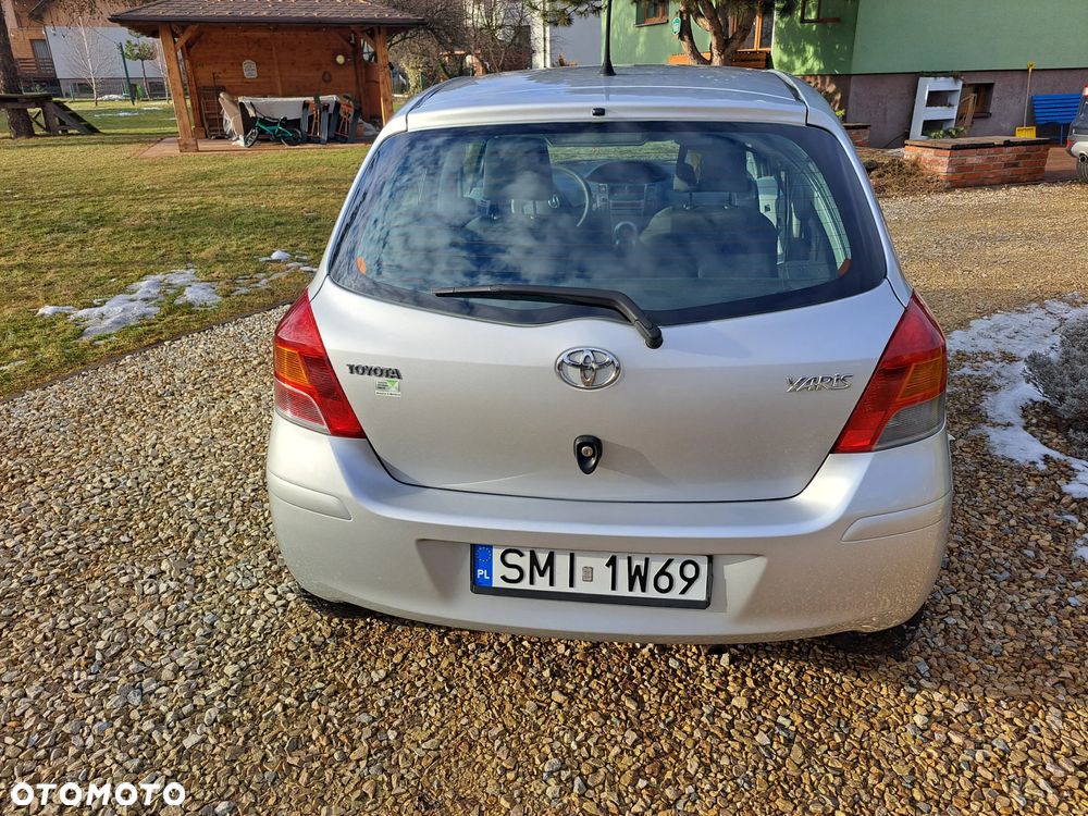 Toyota Yaris - 4