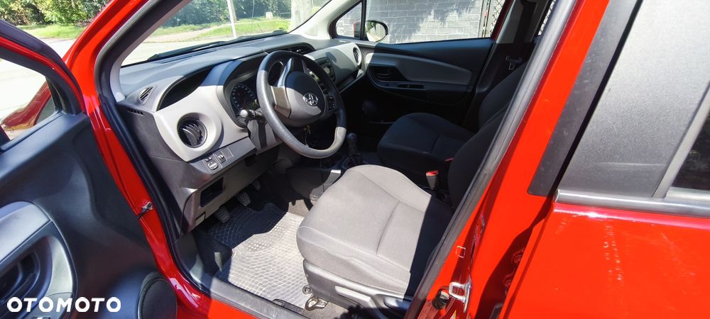 Toyota Yaris - 5