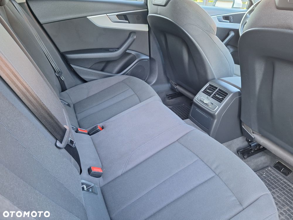 Audi A4 Avant 2.0 TDI DPF clean diesel S line Sportpaket - 18