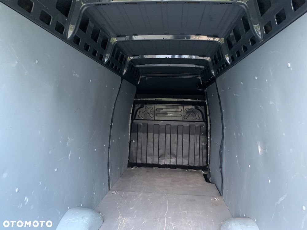 Iveco 35S18 RAMPA ZAŁADUNKOWA  L4H3 Nawigacja Kamera cofania FULL OPCJA Faktura Vat 23% - 23