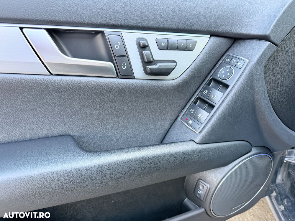 Mercedes-Benz C 300 CDI DPF 4Matic (BlueEFFICIENCY) 7G-TRONIC Avantgarde - 24