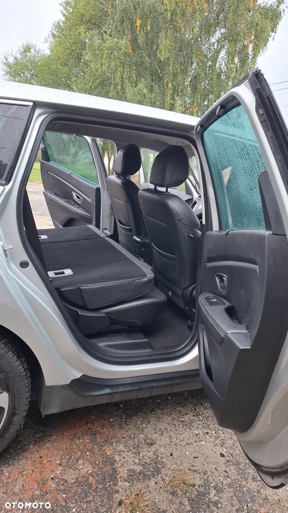 Renault Grand Scenic - 30