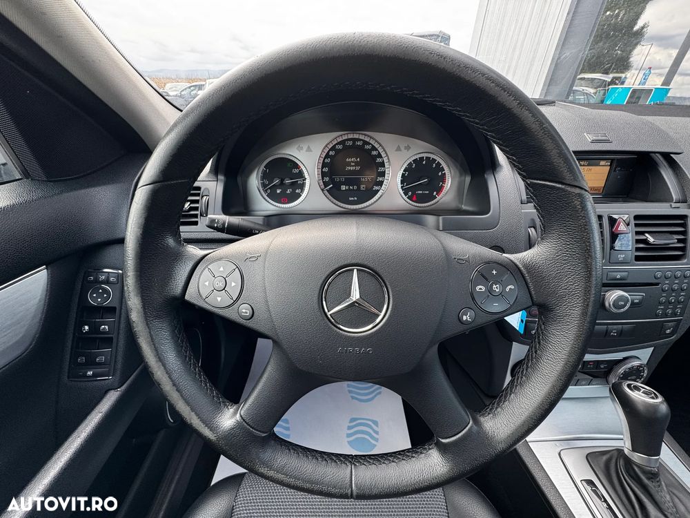 Mercedes-Benz C 180 T Kompressor Automatik BlueEFFICIENCY Elegance - 23