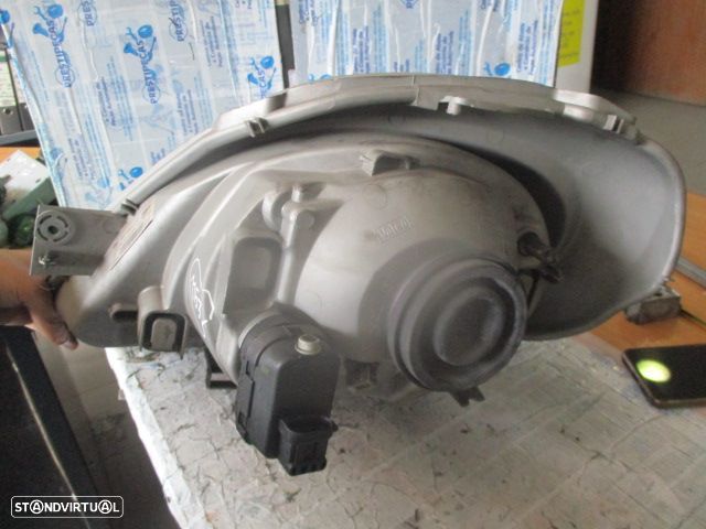 Farol 91165720 OPEL VIVARO 2006 DRT H4 VALEO - 4
