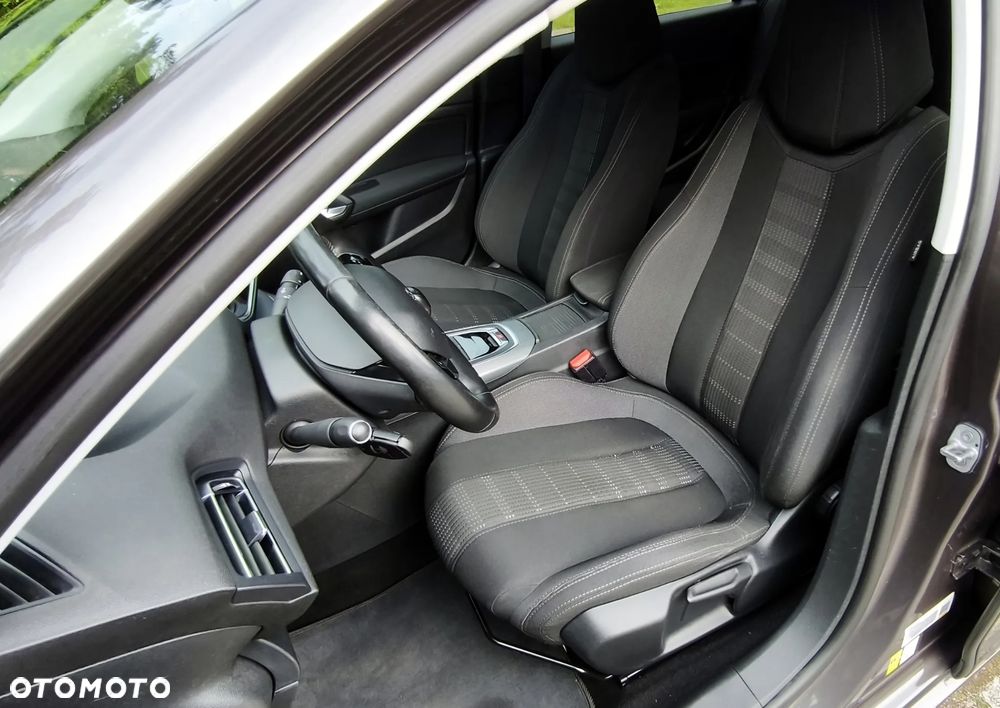Peugeot 308 - 18