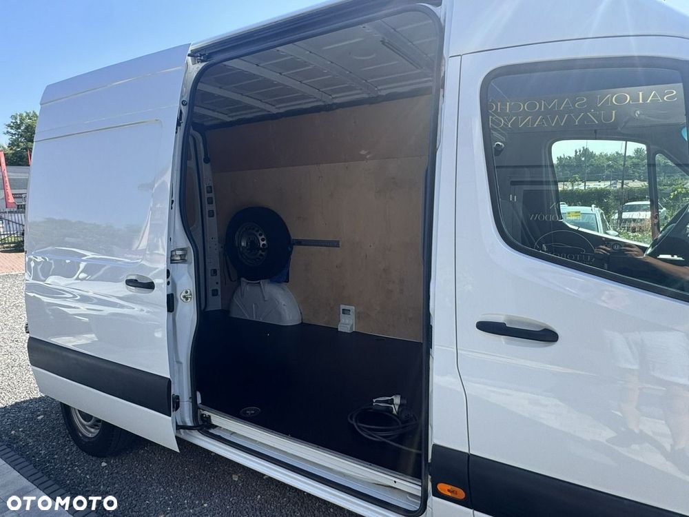 Mercedes-Benz Sprinter - 10
