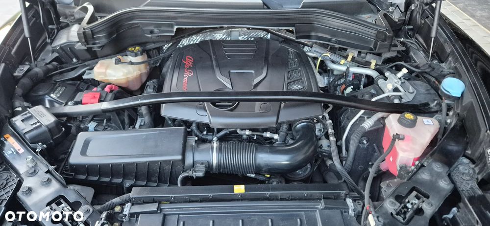 Alfa Romeo Stelvio 2.0 Turbo 16V AT8-Q4 Super - 36