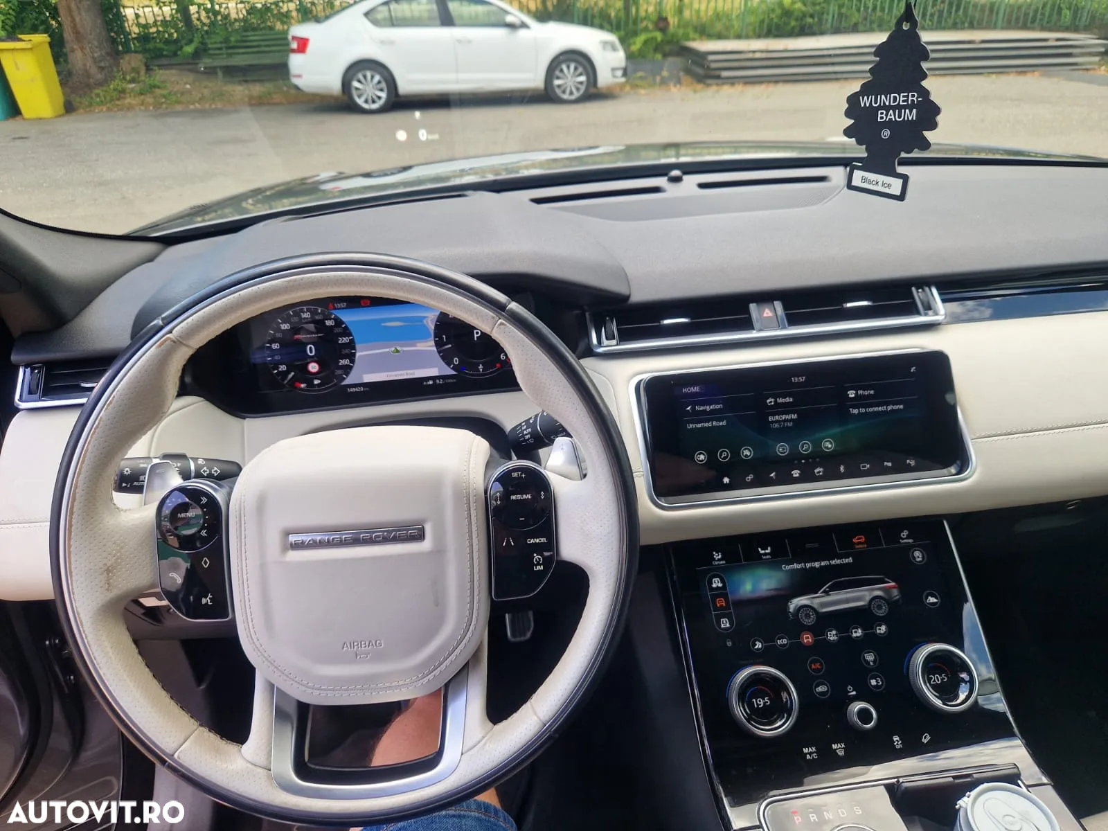 Land Rover Range Rover Velar 3.0 R-Dynamic HSE - 11
