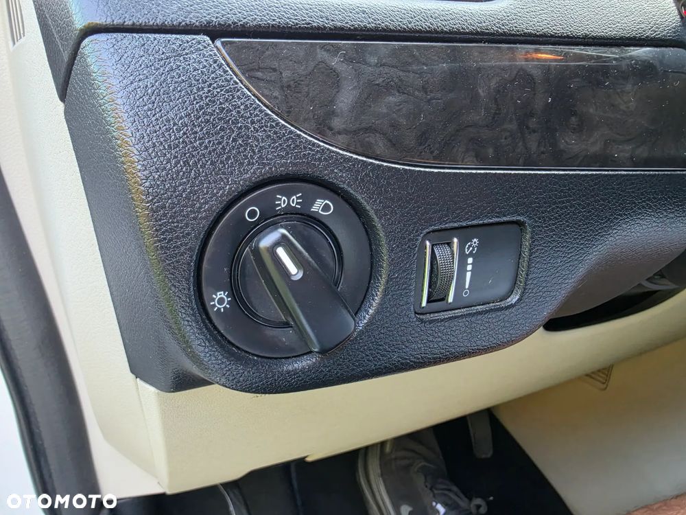 Dodge Grand Caravan - 17