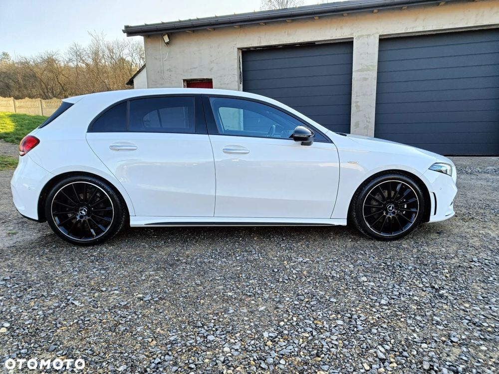 Mercedes-Benz Klasa A 200 AMG Line 7G-DCT - 3