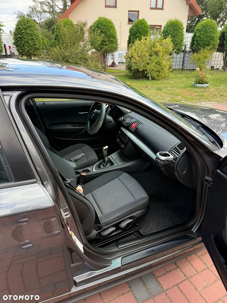 BMW Seria 1 118d DPF - 8
