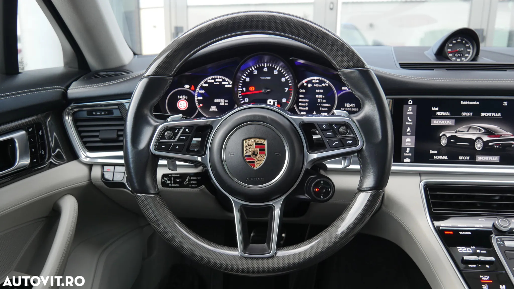 Porsche Panamera 4S - 17