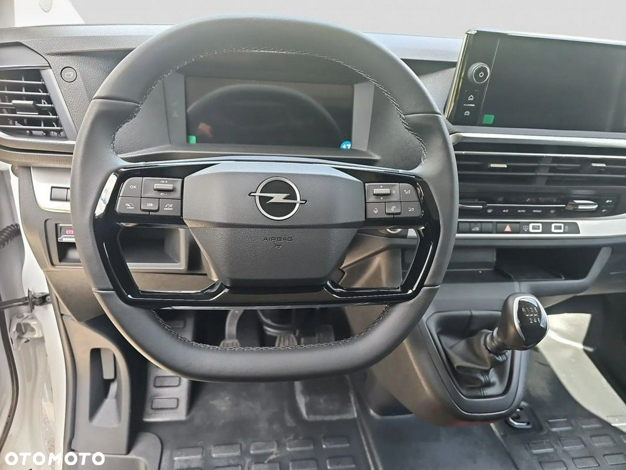 Opel Vivaro - 11