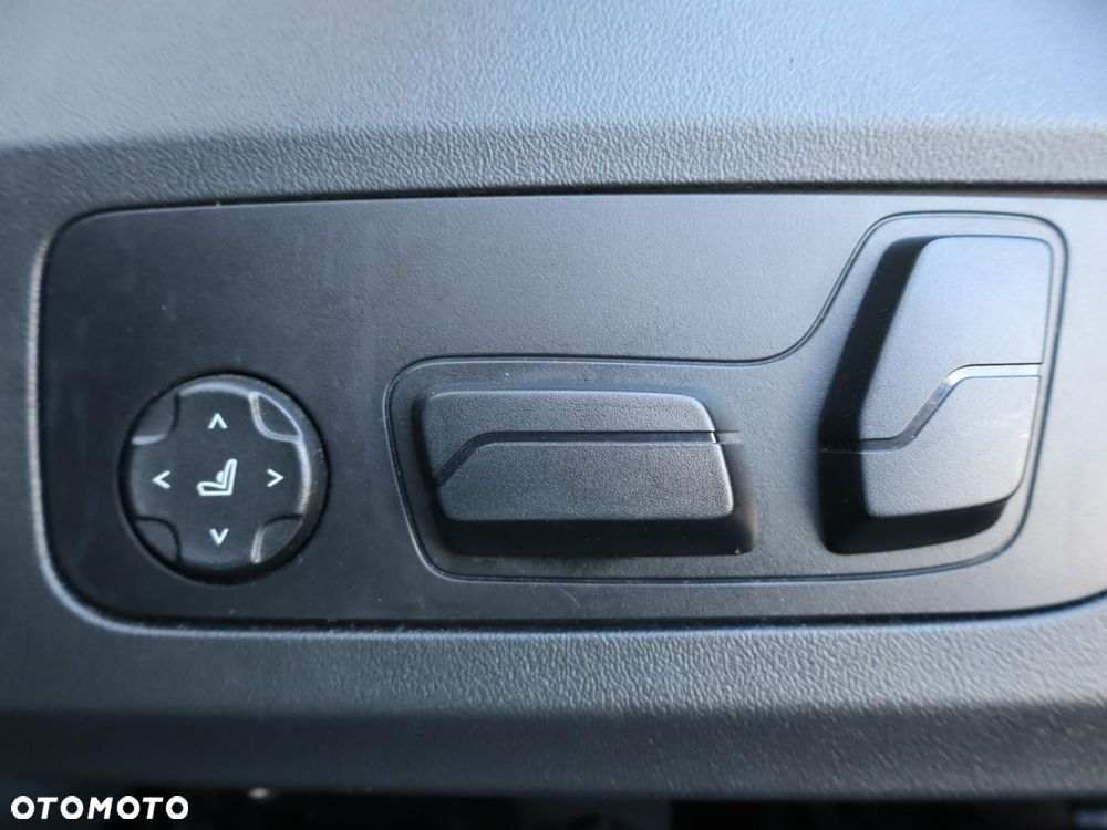 BMW iX1 xDrive30 66.5kWh M Sport - 17