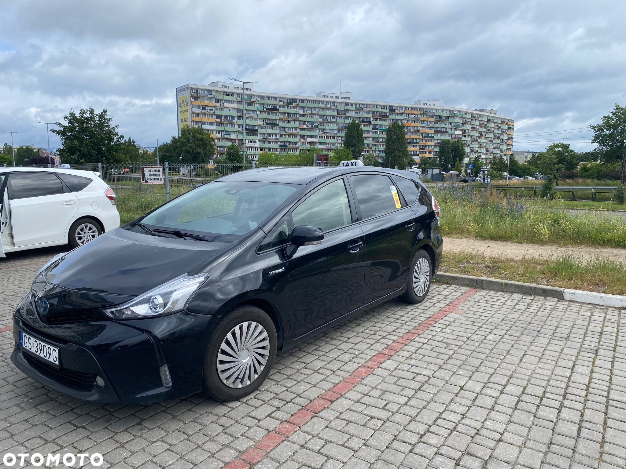 Toyota Prius+ (Hybrid) Comfort - 11