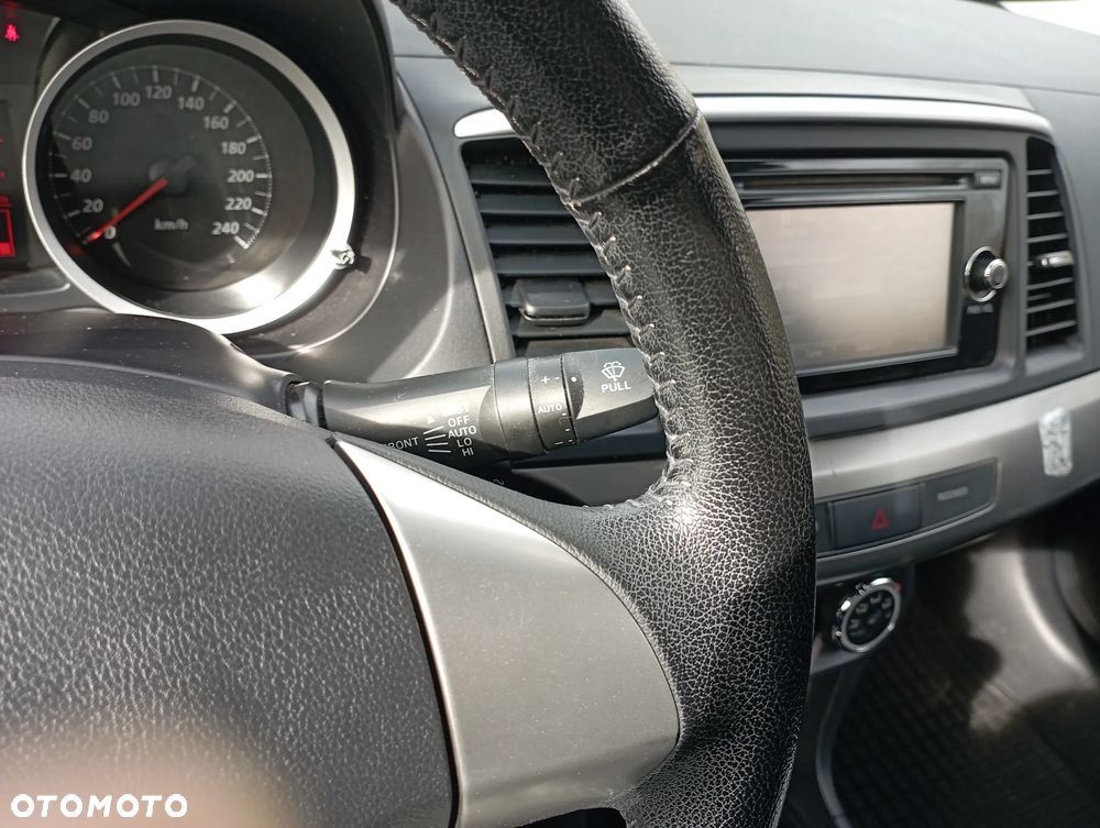 Mitsubishi Lancer 1.6 Intense - 13