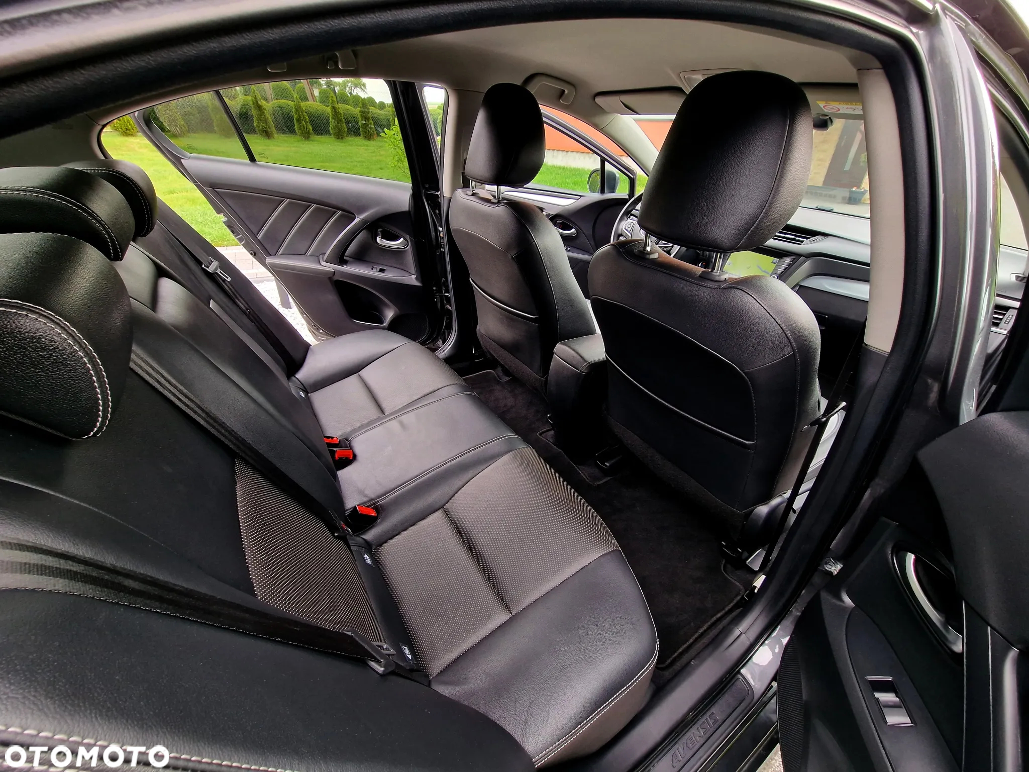 Toyota Avensis 2.0 D-4D Prestige - 21