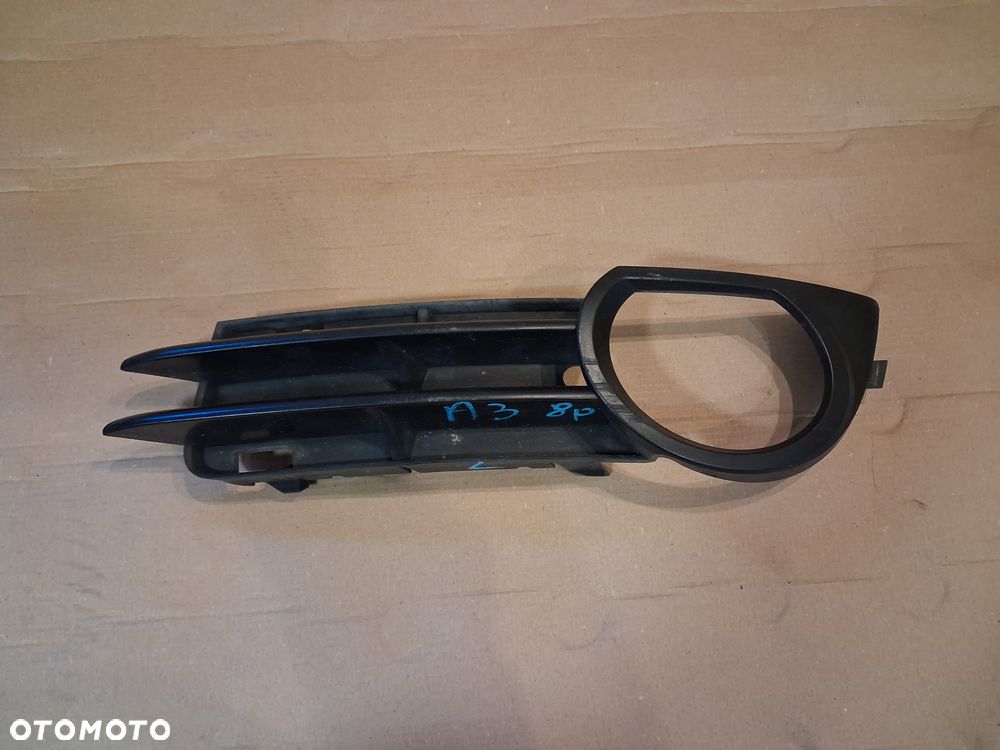 Kratka zderzaka AUDI A3 8P  lewa  8p4807681B  OE - 1