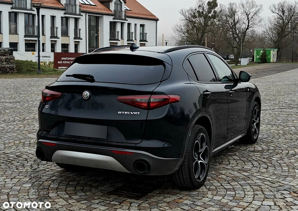 Alfa Romeo Stelvio 2.0 Turbo TI Q4 - 4