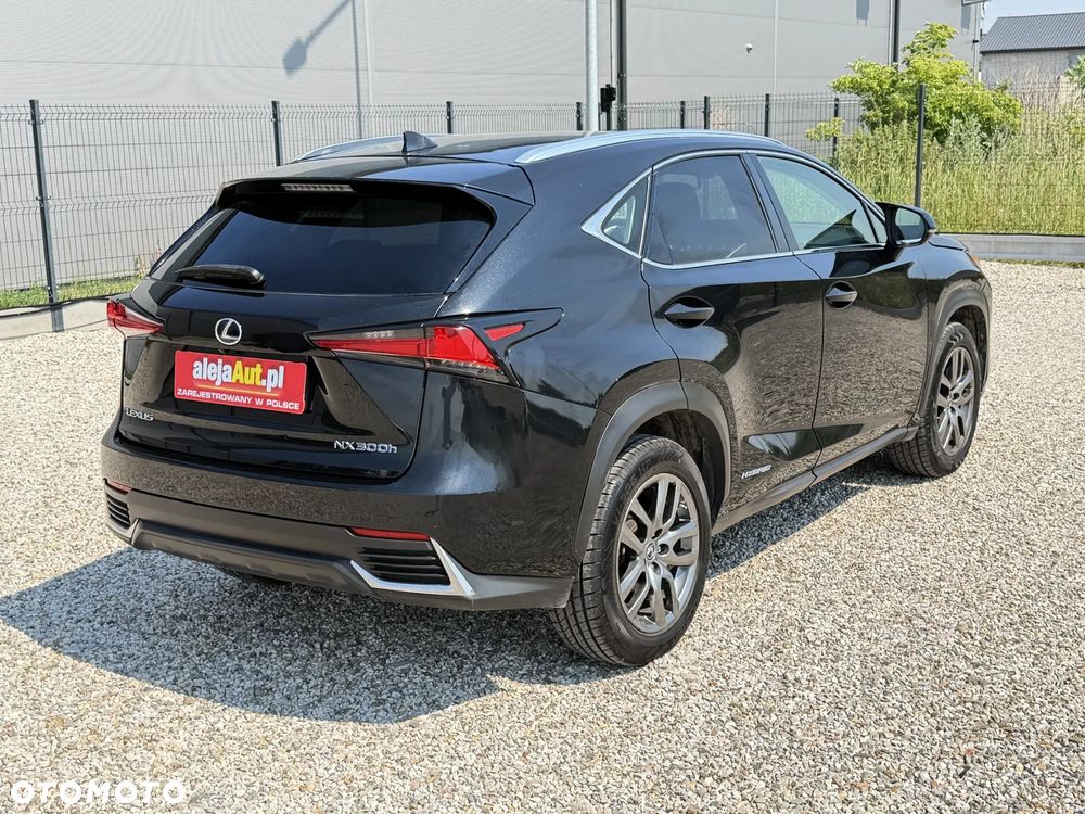 Lexus NX 300h Elegance AWD - 4
