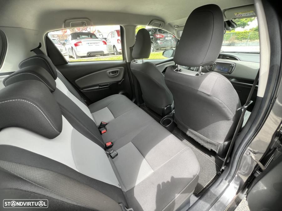 Toyota Yaris 1.5 HSD Exclusive - 23