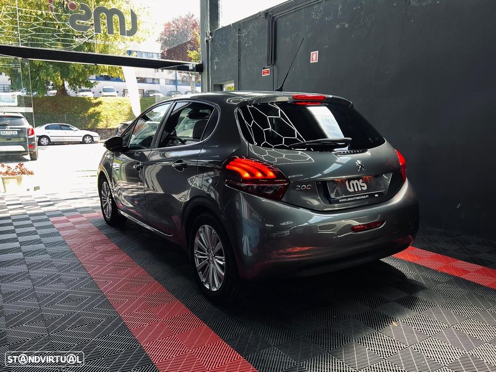 Peugeot 208 1.2 PureTech Style - 12