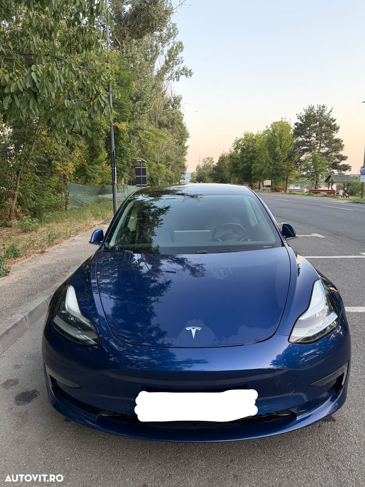 Tesla Model 3 - 3