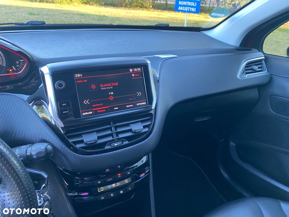 Peugeot 2008 1.2 PureTech GT Line S&S - 14