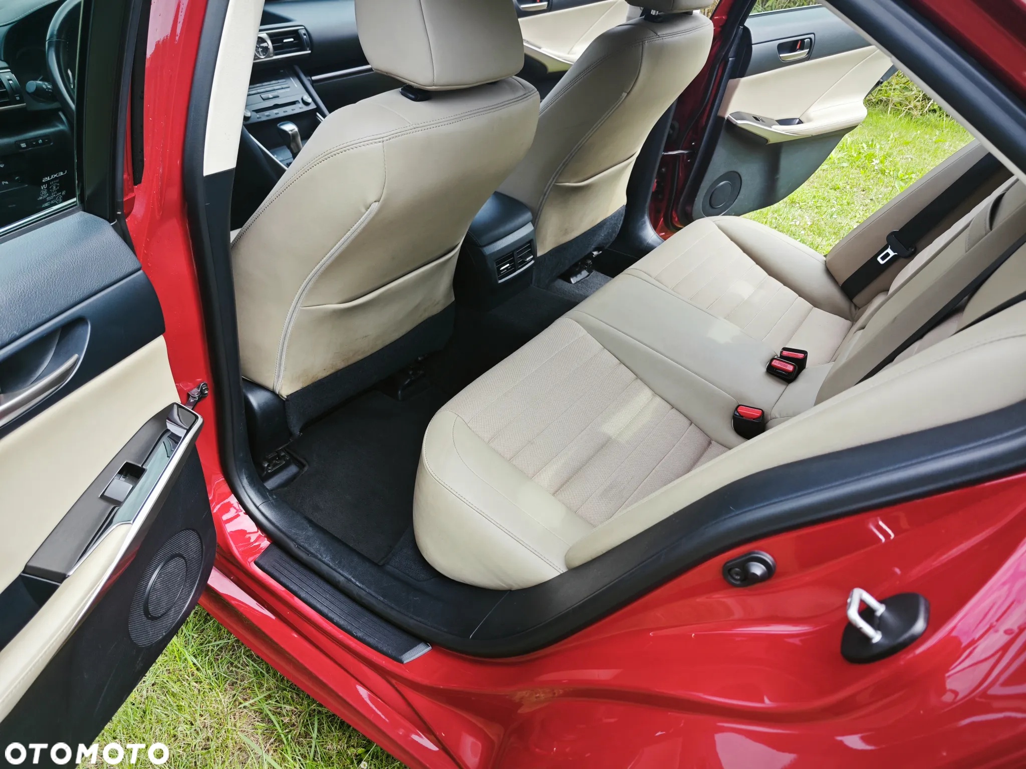 Lexus IS 200t / 300 Elegance - 13