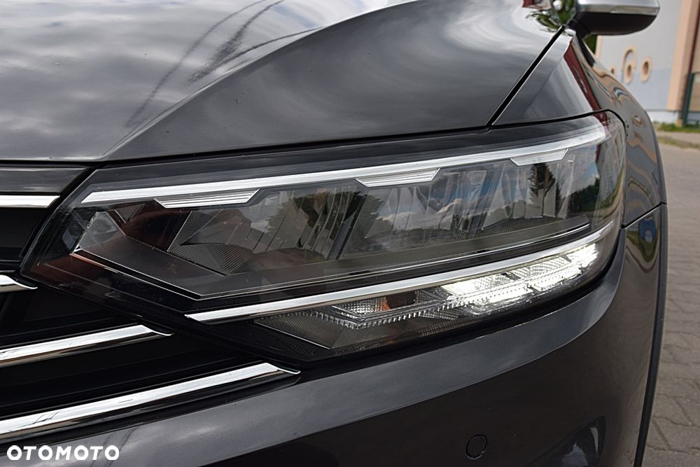 Volkswagen Passat Alltrack 2.0 TDI SCR DSG 4Motion - 27