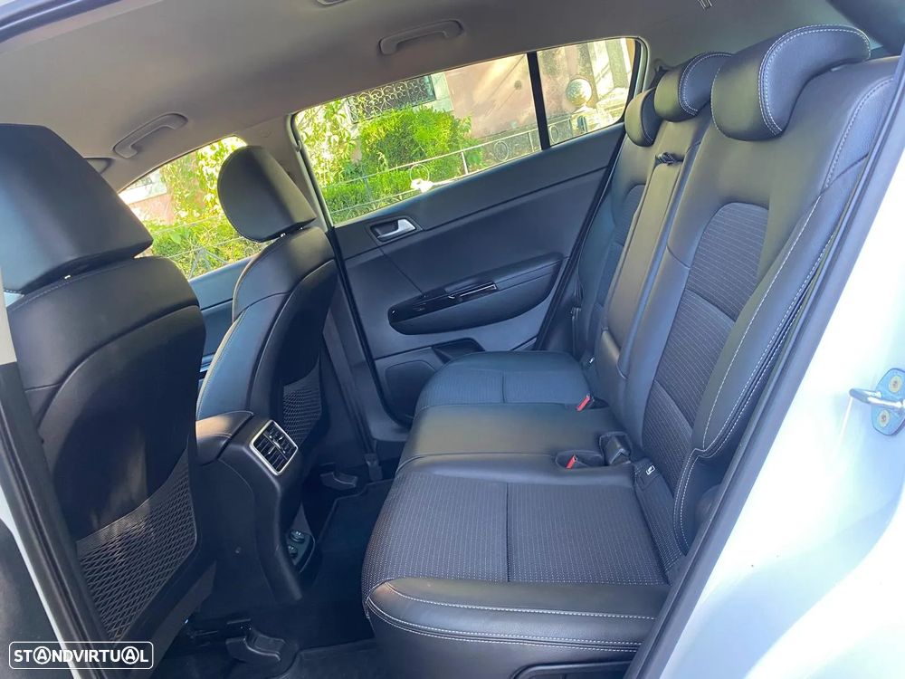 Kia Sportage 1.6 CRDI ISG MHEV Tech - 10