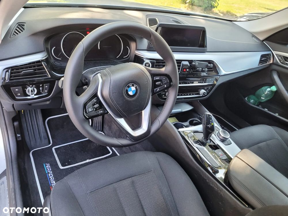 BMW Seria 5 530d xDrive - 5