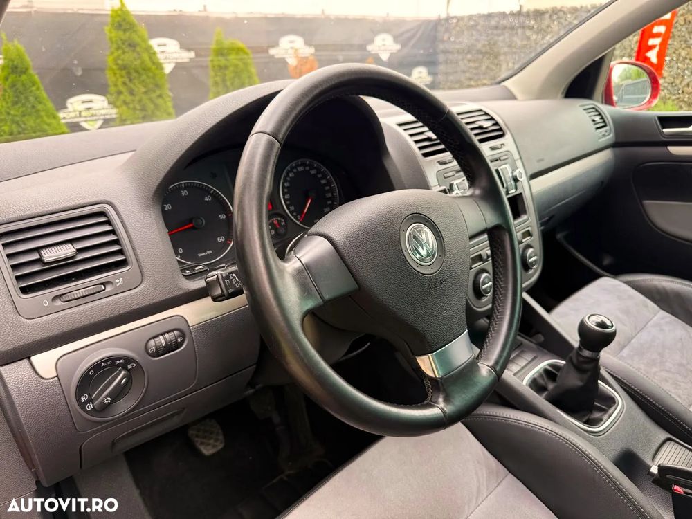 Volkswagen Golf 2.0 TDI DPF 4Motion Highline - 6