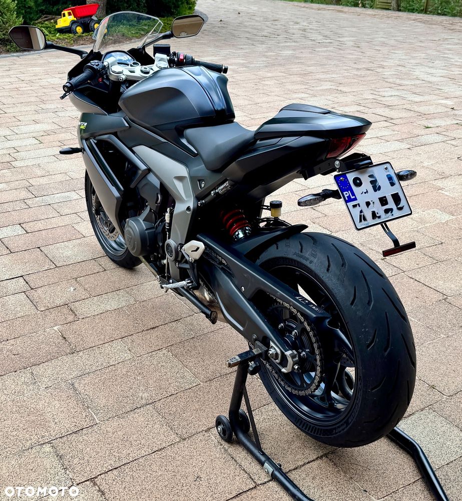 Triumph Daytona - 10