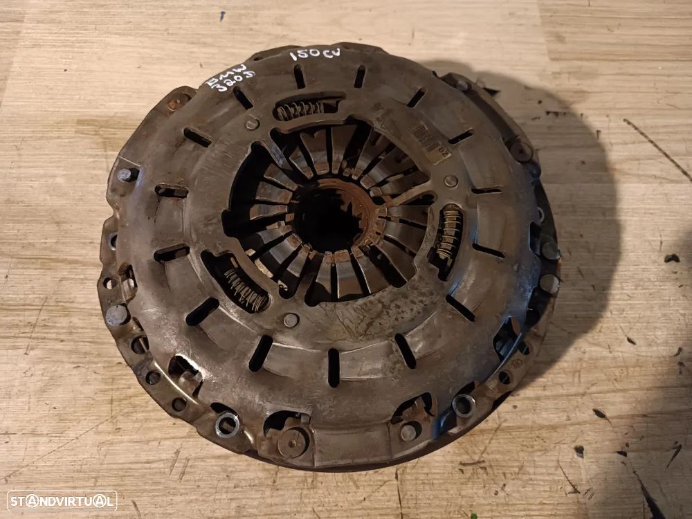 VOLANTE BIMASSA COM EMBRAIAGEM BMW 320D 520D 150CV (ESTRIADO GROSSO) - 1