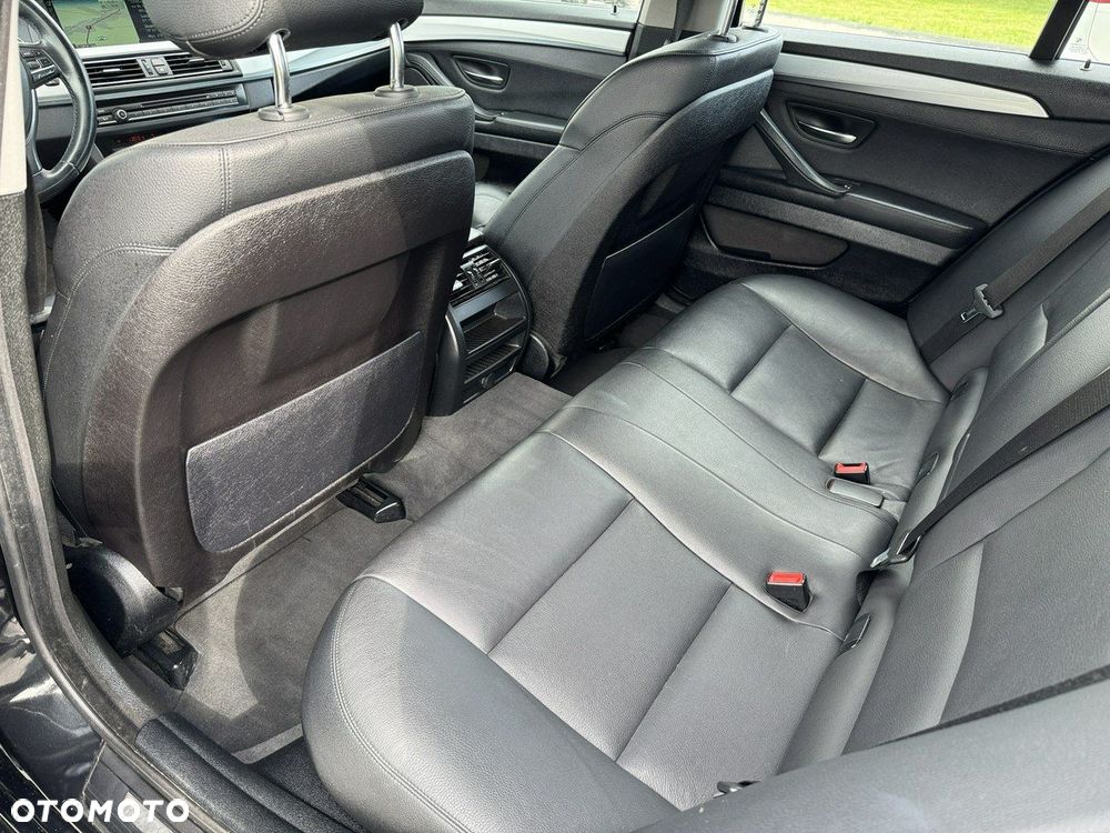 BMW Seria 5 520d - 23