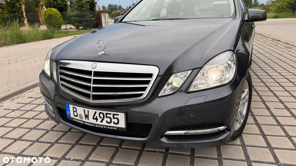 Mercedes-Benz Klasa E 200 CGI BlueEffICIENCY Avantgarde - 3