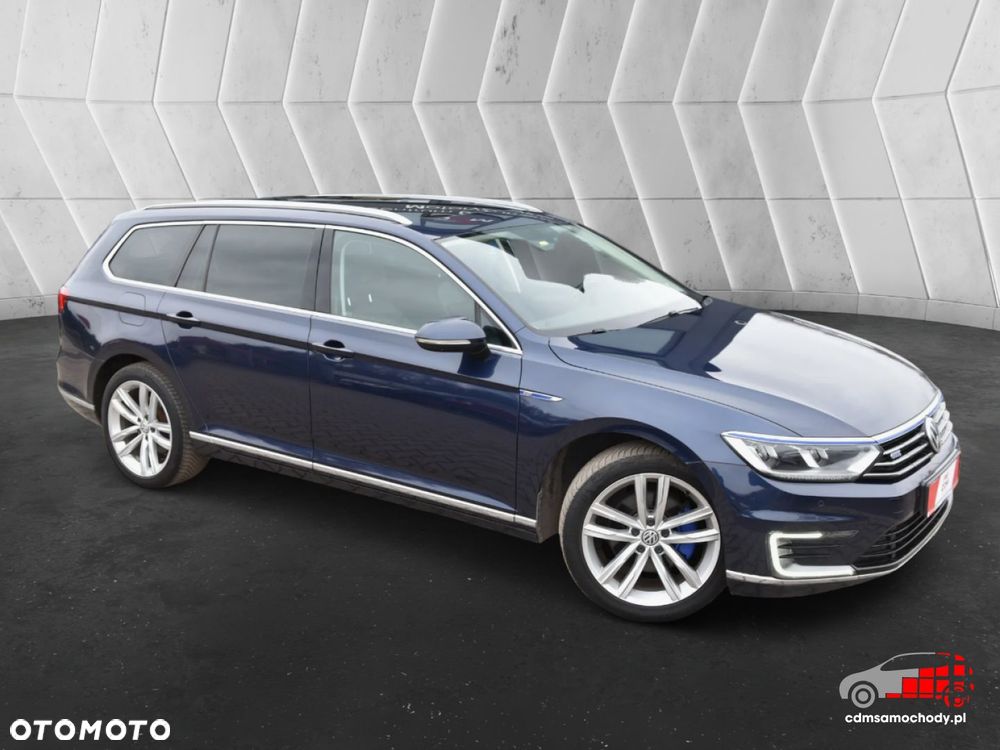 Volkswagen Passat - 4