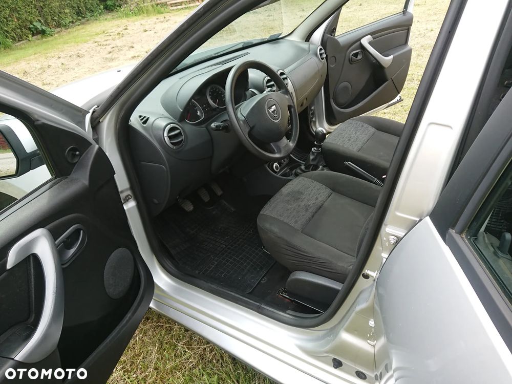 Dacia Duster 1.6 16V 4x4 - 12