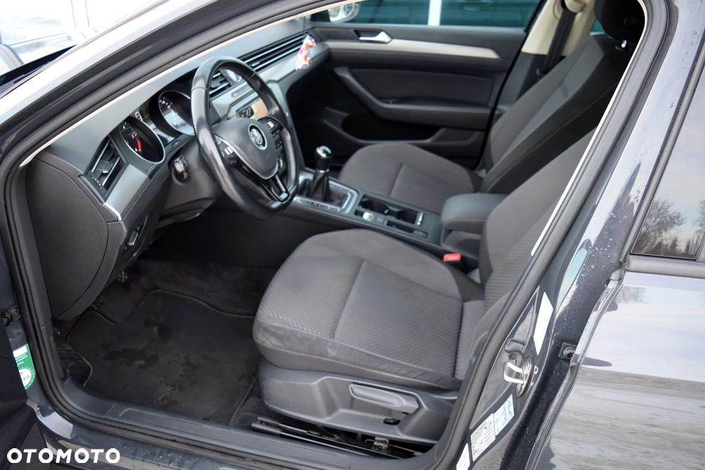 Volkswagen Passat 2.0 TDI (BlueMotion Technology) Comfortline - 6